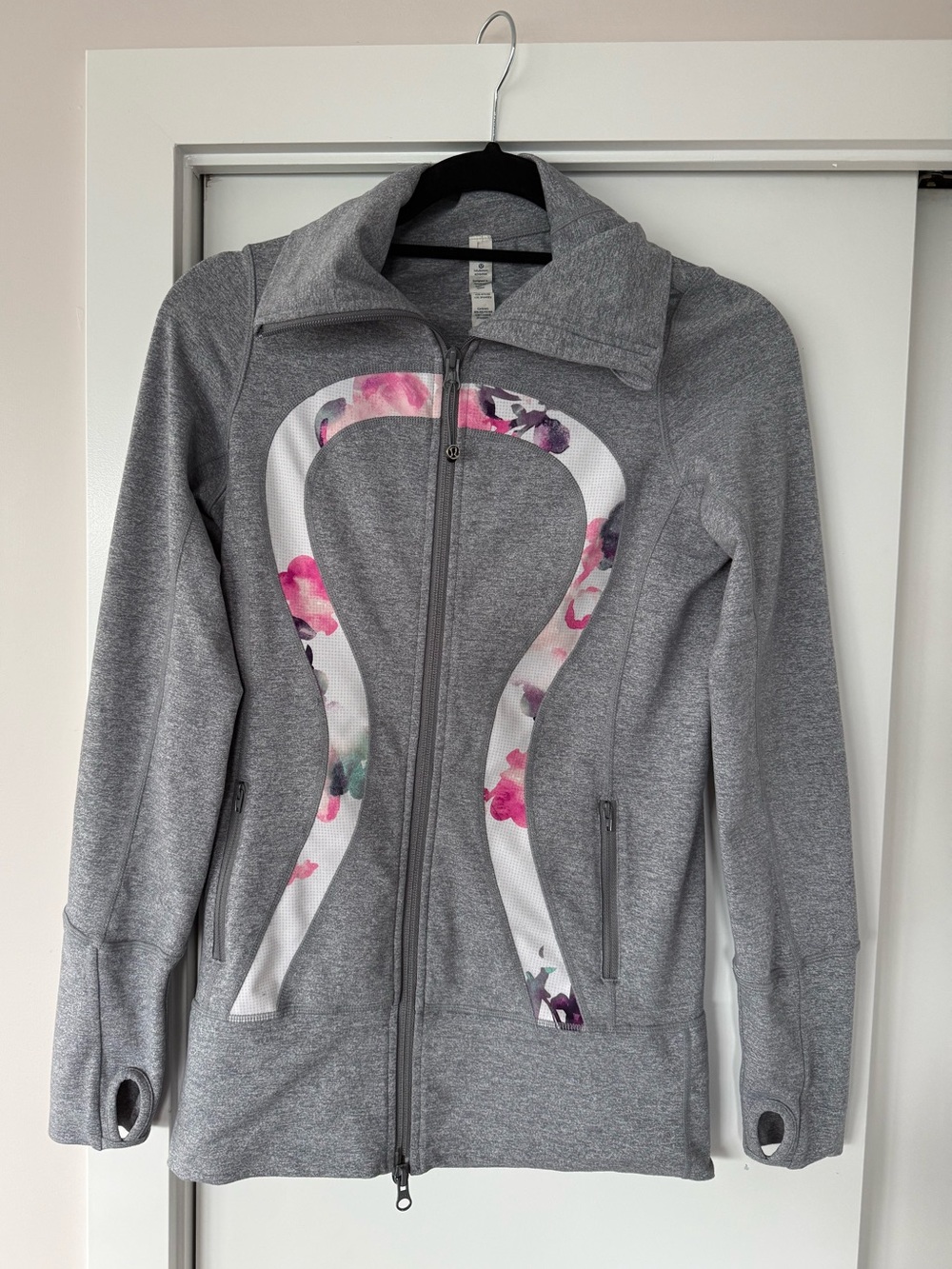 lululemon in stride jacket